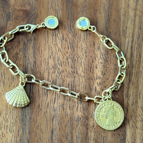 Gold Chain Bracelet with Shell and Coin Charms - Picture 6 of 7